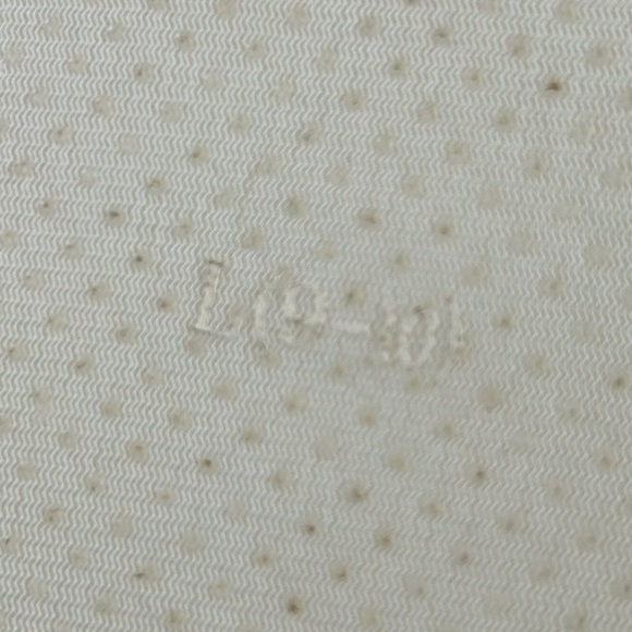 🔥Sanrio Hello Kitty | Women’s Pink and White Cozy Full Foot Slippers, sz L(9-10) - Picture 3 of 14